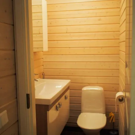 伊纳利尤图雅度假屋 度假居 *