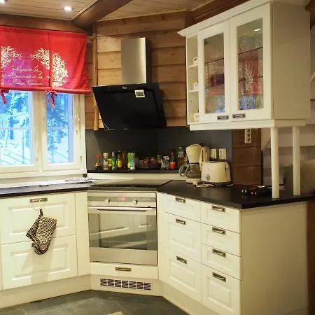 伊纳利尤图雅度假屋 度假居 伊纳利