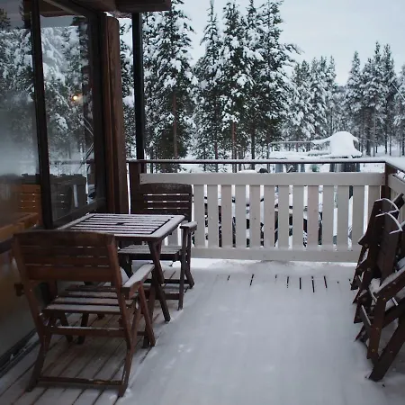 度假居 伊纳利尤图雅度假屋 *