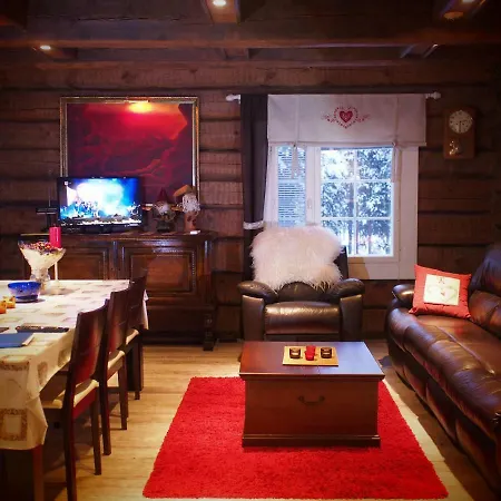 伊纳利尤图雅度假屋