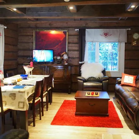 伊纳利尤图雅度假屋 度假居 *